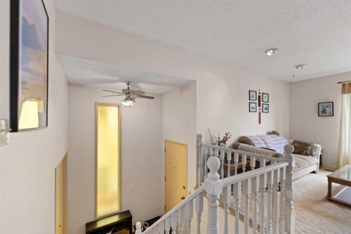 224 Berwick Way Nw, Calgary, AB - Indoor Photo Showing Other Room