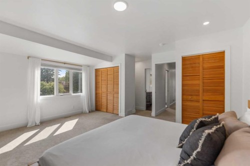 2801 7 Avenue Nw, Calgary, AB - Indoor Photo Showing Bedroom