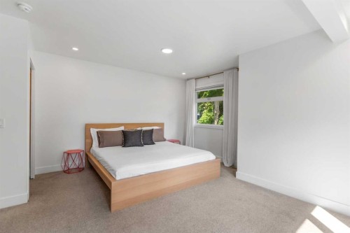 2801 7 Avenue Nw, Calgary, AB - Indoor Photo Showing Bedroom
