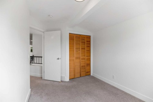 2801 7 Avenue Nw, Calgary, AB - Indoor Photo Showing Other Room
