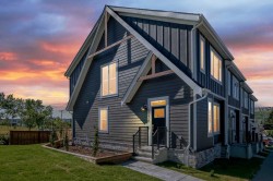 2238 44 Street NW Calgary, AB T3B 0X6