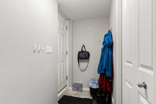 39 Brightoncrest Point Se, Calgary, AB - Indoor Photo Showing Other Room