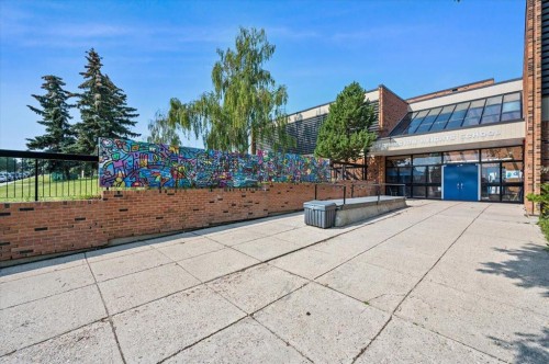57 Beacham Way Nw, Calgary, AB - Outdoor