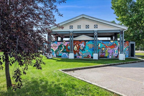 57 Beacham Way Nw, Calgary, AB - Outdoor