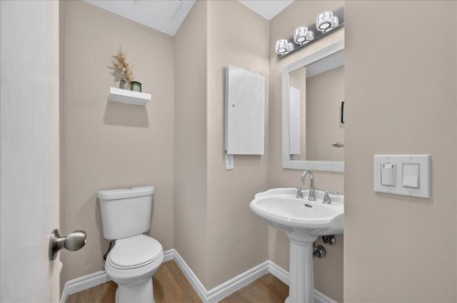 57 Beacham Way Nw, Calgary, AB - Indoor Photo Showing Bathroom