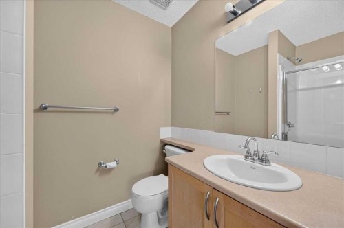86 Cedarwood Lane Sw, Calgary, AB - Indoor Photo Showing Bathroom