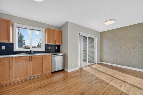 86 Cedarwood Lane Sw, Calgary, AB - Indoor Photo Showing Kitchen