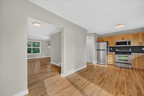 86 Cedarwood Lane Sw, Calgary, AB - Indoor Photo Showing Kitchen