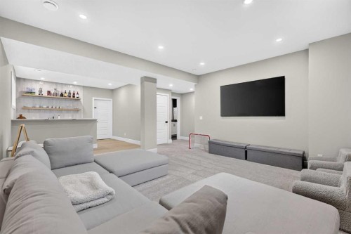 147 Marina Landing Se, Calgary, AB - Indoor Photo Showing Living Room