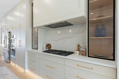 528 52 Avenue Sw, Calgary, AB - Indoor Photo Showing Kitchen