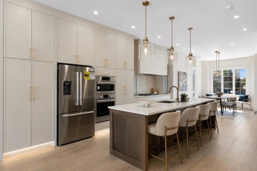 528 52 Avenue Sw, Calgary, AB - Indoor Photo Showing Kitchen With Stainless Steel Kitchen With Upgraded Kitchen