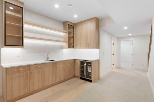 528 52 Avenue Sw, Calgary, AB - Indoor
