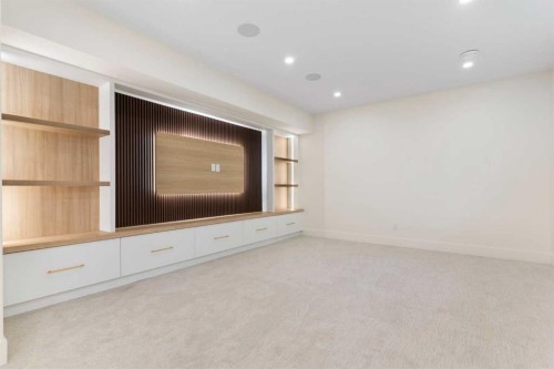 528 52 Avenue Sw, Calgary, AB - Indoor Photo Showing Other Room