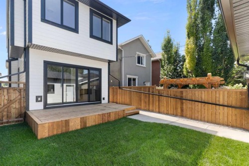 528 52 Avenue Sw, Calgary, AB - Outdoor With Exterior