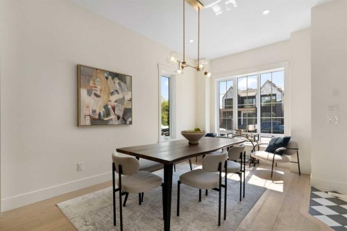 528 52 Avenue Sw, Calgary, AB - Indoor Photo Showing Dining Room