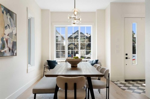 528 52 Avenue Sw, Calgary, AB - Indoor Photo Showing Dining Room
