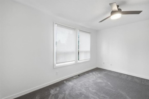 6507 Huntsbay Road Nw, Calgary, AB - Indoor Photo Showing Other Room