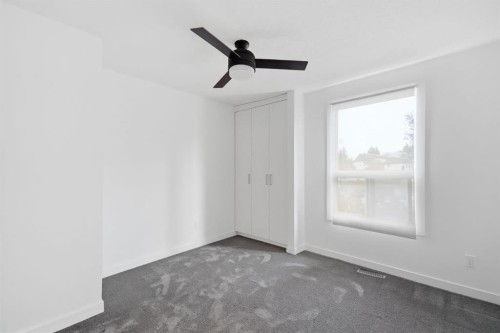 6507 Huntsbay Road Nw, Calgary, AB - Indoor Photo Showing Other Room