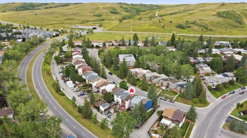 6507 Huntsbay Road Nw, Calgary, AB - Outdoor With View