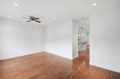 6507 Huntsbay Road Nw, Calgary, AB - Indoor Photo Showing Other Room