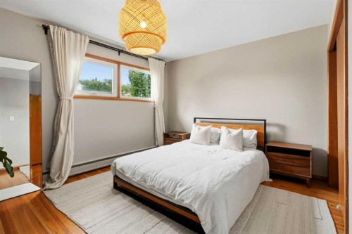 8628 7 Street Sw, Calgary, AB - Indoor Photo Showing Bedroom