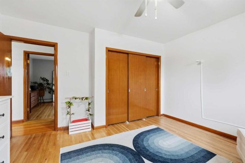 8628 7 Street Sw, Calgary, AB - Indoor