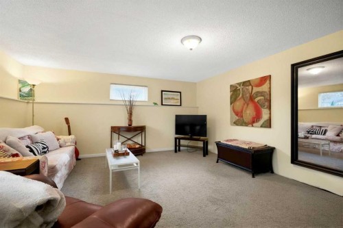 8628 7 Street Sw, Calgary, AB - Indoor
