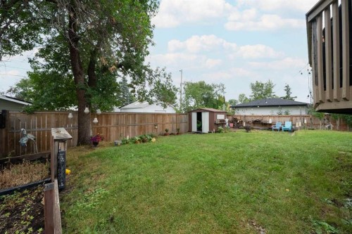 8628 7 Street Sw, Calgary, AB - Outdoor With Backyard