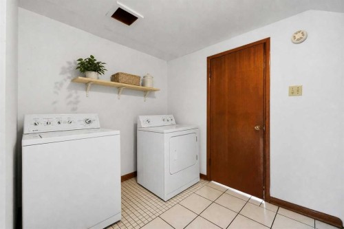 8628 7 Street Sw, Calgary, AB - Indoor Photo Showing Laundry Room
