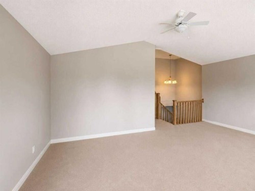 188 Everwillow Park Sw, Calgary, AB - Indoor Photo Showing Other Room
