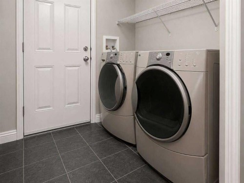 188 Everwillow Park Sw, Calgary, AB - Indoor Photo Showing Laundry Room
