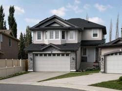 188 Everwillow Park SW Calgary, AB T2Y 5E1