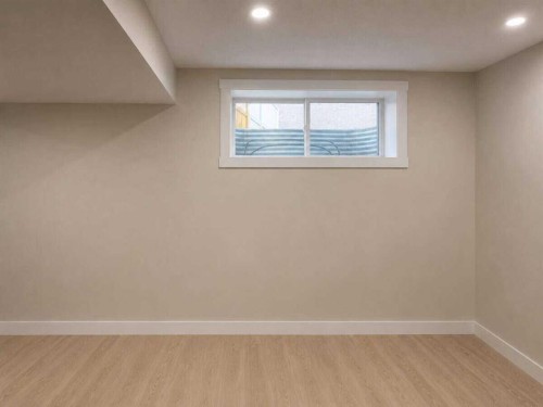 188 Everwillow Park Sw, Calgary, AB - Indoor Photo Showing Other Room