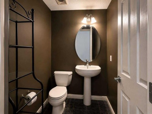 188 Everwillow Park Sw, Calgary, AB - Indoor Photo Showing Bathroom