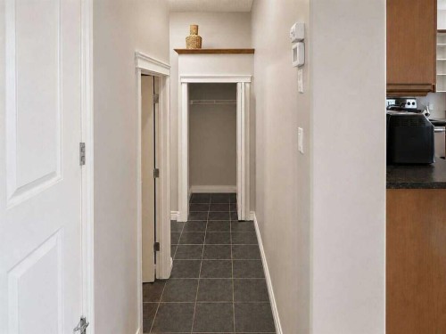 188 Everwillow Park Sw, Calgary, AB - Indoor Photo Showing Other Room