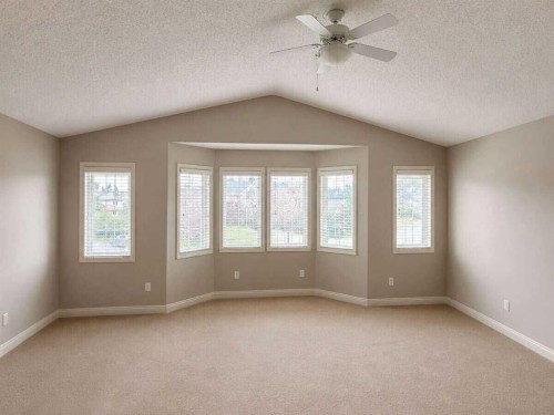 188 Everwillow Park Sw, Calgary, AB - Indoor Photo Showing Other Room