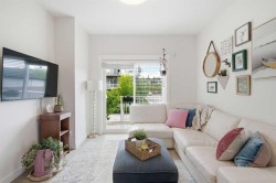 2101-5305 32 Avenue SW Calgary, AB T3E 8A2
