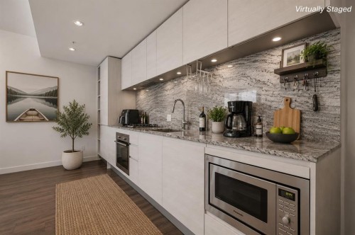 2903-310 12 Avenue Sw, Calgary, AB - Indoor Photo Showing Kitchen With Upgraded Kitchen