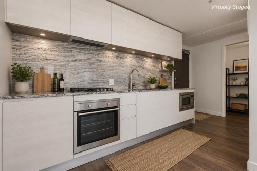2903-310 12 Avenue Sw, Calgary, AB - Indoor Photo Showing Kitchen With Upgraded Kitchen