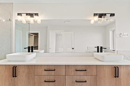 87 Sundown Crescent, Cochrane, AB - Indoor Photo Showing Bathroom