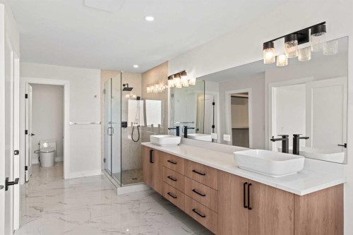 87 Sundown Crescent, Cochrane, AB - Indoor Photo Showing Bathroom