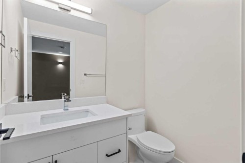 87 Sundown Crescent, Cochrane, AB - Indoor Photo Showing Bathroom