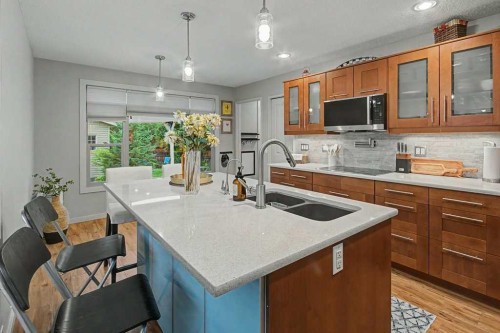 198 Bow Green Crescent Nw, Calgary, AB - Indoor Photo Showing Kitchen With Double Sink
