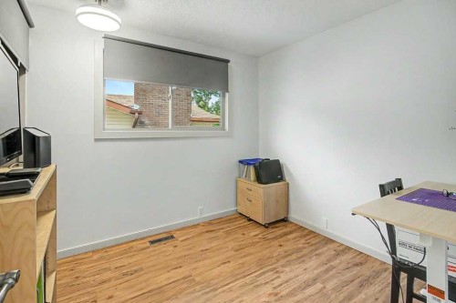 198 Bow Green Crescent Nw, Calgary, AB - Indoor