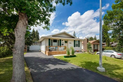 198 Bow Green Crescent Nw, Calgary, AB - Outdoor With Deck Patio Veranda With Facade