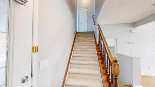 124 Everglen Way Sw, Calgary, AB - Indoor Photo Showing Other Room