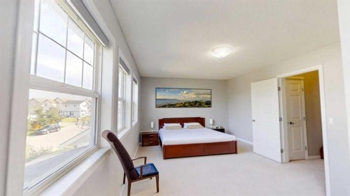 124 Everglen Way Sw, Calgary, AB - Indoor Photo Showing Other Room
