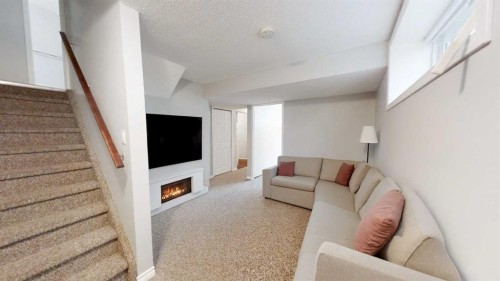 124 Everglen Way Sw, Calgary, AB - Indoor