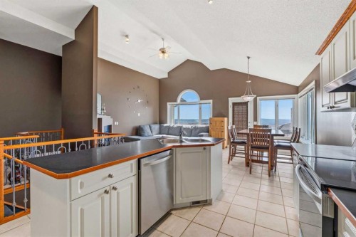 215 Rocky Ridge Drive Nw, Calgary, AB - Indoor Photo Showing Kitchen