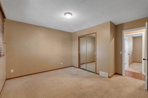 335 Queensland Drive Se, Calgary, AB - Indoor Photo Showing Other Room